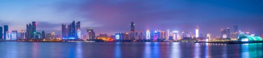 Kentsel mimari manzara ve Qingdao silueti
