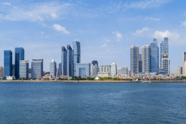 Kentsel mimari manzara ve Qingdao silueti