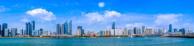 Kentsel mimari manzara ve Qingdao silueti