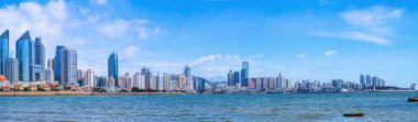 Kentsel mimari manzara ve Qingdao silueti