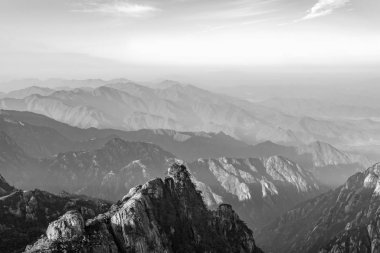 Huangshan Dağı, Çin 'deki güzel dağlar ve nehirler.