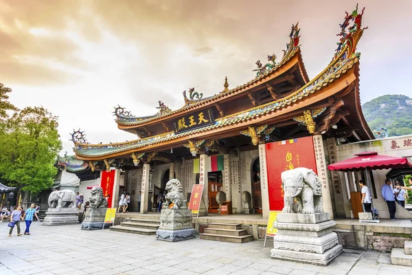 Çin 'den Xiamen Nan Putuo Tapınağı