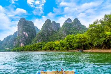 Lijiang Ri 'nin güzel manzaraları, nehirleri ve nehirleri.