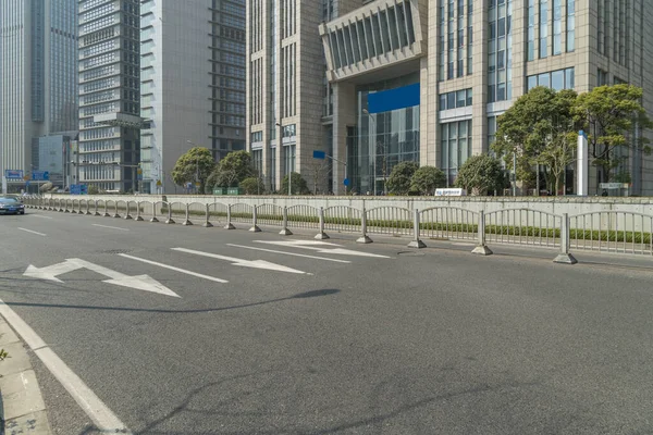 Şehir yolu ve sokak manzarası