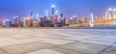 Yol ve Chongqing kentsel mimari peyzaj silüeti