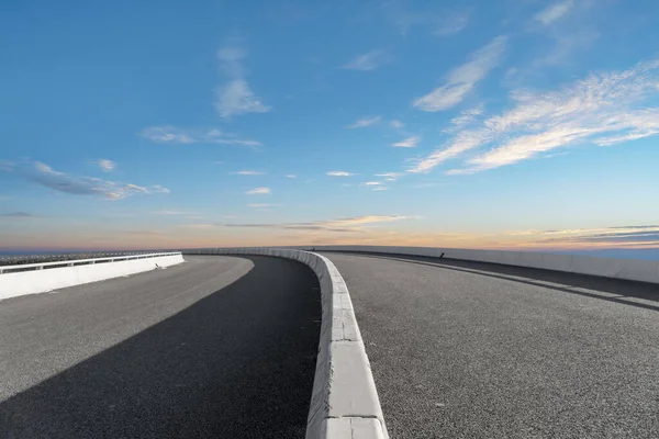 Route Asphaltée Vide Beau Paysage Ciel — Photo