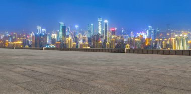 Kentsel mimari çevre yolu ve ufuk çizgisi