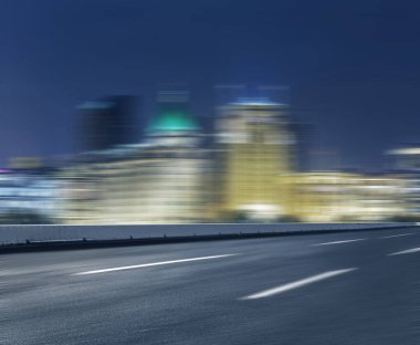 Kentsel inşaat yolları ve ufuk çizgisi