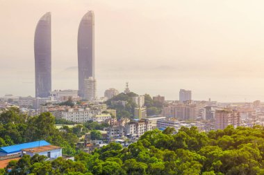 Çin Xiamen güzel şehir binası ve ufuk çizgisi