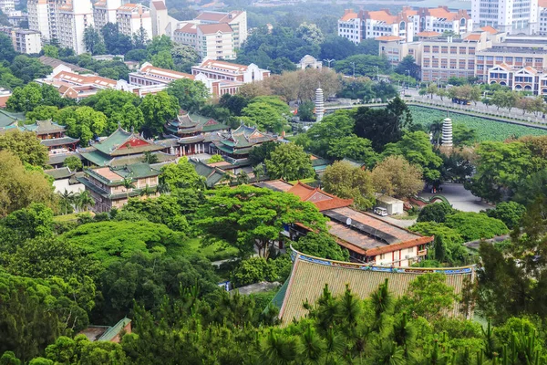 中国厦门美丽的城市建筑和天际线 — 图库照片