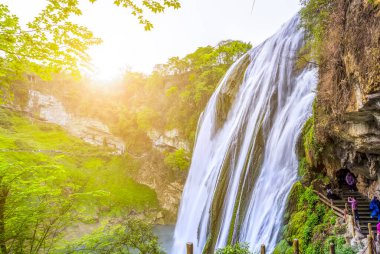 Çin, Asya 'da Şelale ile manzara
