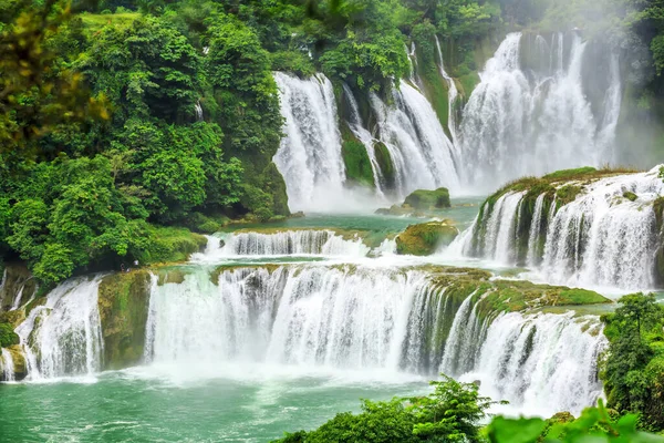 亚洲的瀑布 — 图库照片