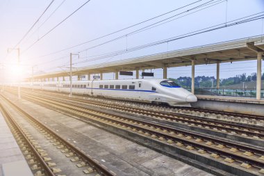 Çin, Asya 'da çalışan bir tren.