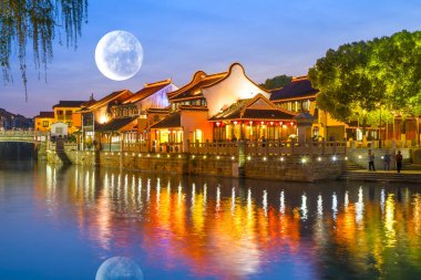 Suzhou Tang Kasabası güzel nehir manzarası