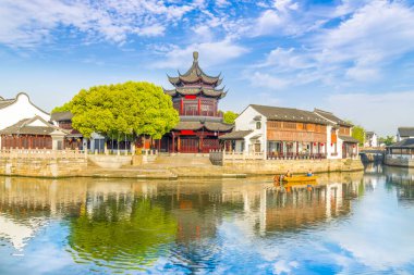 Suzhou Tang eski binanın nehir kıyısında.