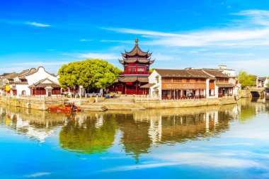 Suzhou Tang eski binanın nehir kıyısında.