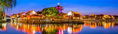 Suzhou Tang Kasabası güzel nehir manzarası