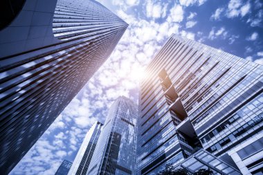 Çin 'in Shenzhen şehrinde gökdelenlerin alçak açılı görüntüsü