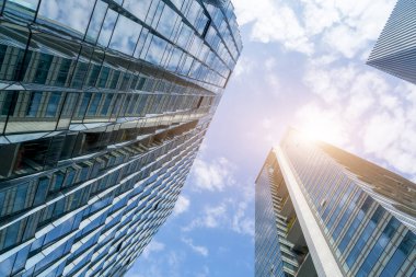 Çin 'in Shenzhen şehrinde gökdelenlerin alçak açılı görüntüsü