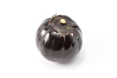 Sade arka planda patlıcanlar