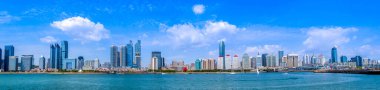 Kentsel mimari manzara ve Qingdao silueti