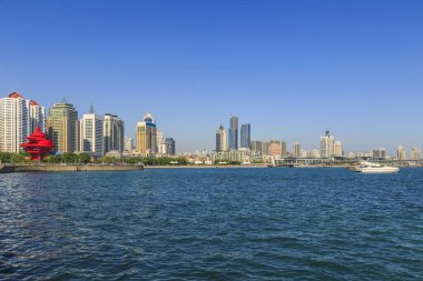 Qingdao şehir mimarisi manzara ve ufuk çizgisi
