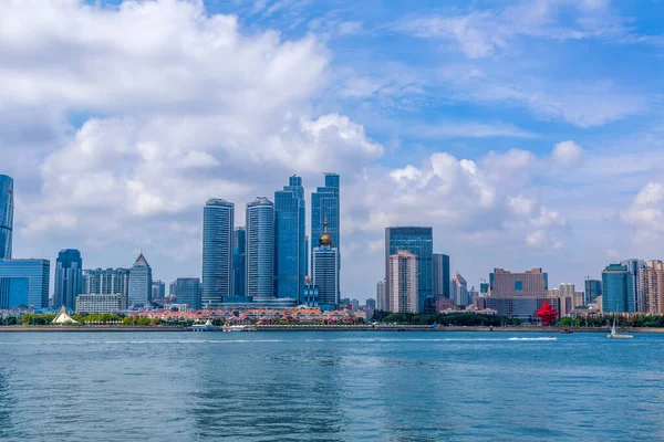 Belo Litoral Qingdao Horizonte Das Terras Arquitetônicas — Fotografia de Stock