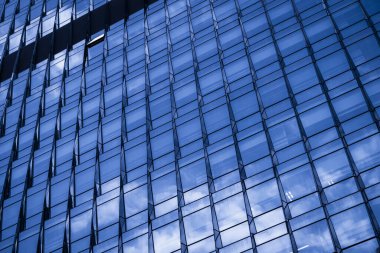 Shenzhen Finansal Bölgesi 'nde gökdelenlerden oluşan cam duvarlar inşa ediyor.