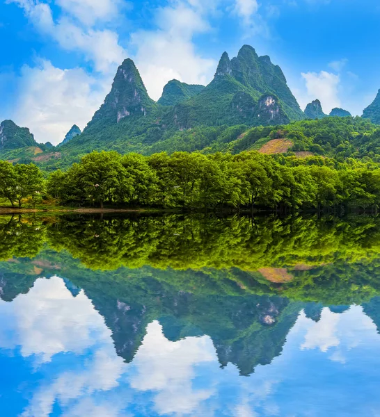 陽朔興平麗川自然景観 — ストック写真