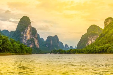 Yangshuo Xingping Lijiang Nehri Doğal Manzara