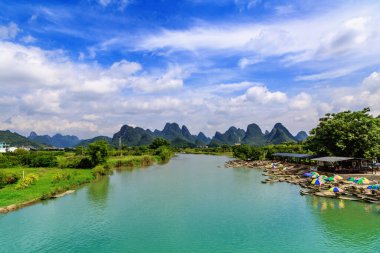 Yangshuo Xingping Lijiang Nehri Doğal Manzara