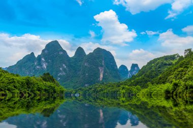 Yangshuo Xingping Lijiang Nehri Doğal Manzara