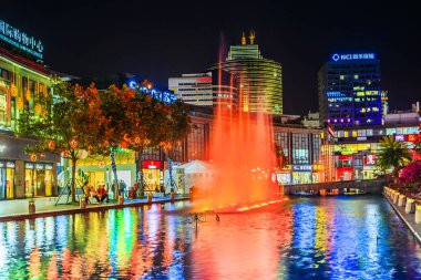 Şehir mimarisi peyzaj çeşmesi