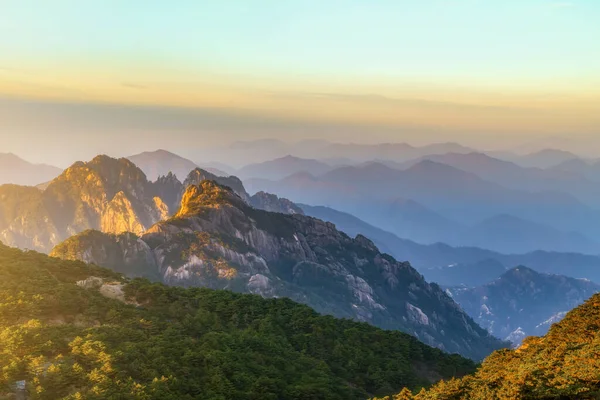 Huangshan Dağı 'nda gün doğumu, Çin