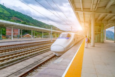 Çin 'deki tren istasyonu.