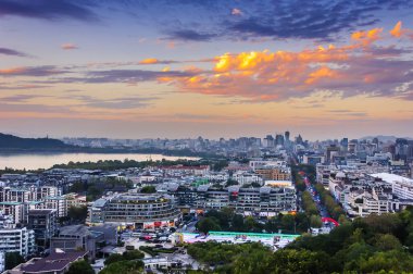 Hangzhou şehir mimarisi manzarası ve ufuk çizgisi
