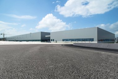 Modern fabrika binaları ve depoları
