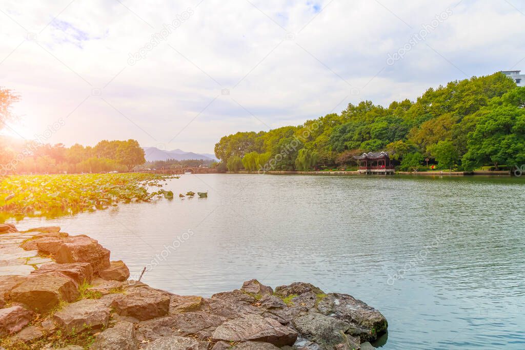 The beautiful architectural landscape of Hangzhou, West Lake