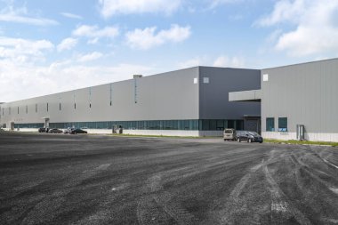 Modern fabrika binaları ve depoları
