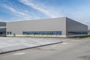 Modern fabrika binaları ve depoları