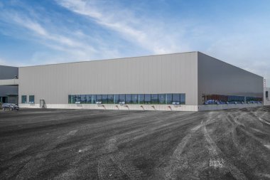 Modern fabrika binaları ve depoları