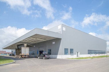 Modern fabrika binaları ve depoları
