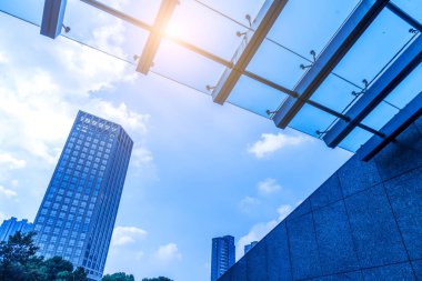 Düşük açılı bir açıdan gökdelenler 