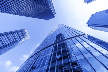 Düşük açılı bir açıdan gökdelenler 