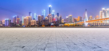 Yol ve Chongqing kentsel mimari peyzaj silüeti