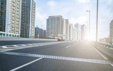 Kentsel inşaat yolları ve ufuk çizgisi