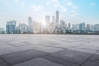 Chongqing şehri mimari manzarası ufuk çizgisi ve yol tabanı