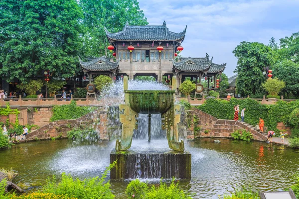 Sichuan 'daki eski binalar