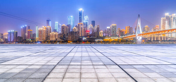 Дорожная площадка и городской ландшафт Чунцина
