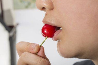 sulu kırmızı olgun kiraz